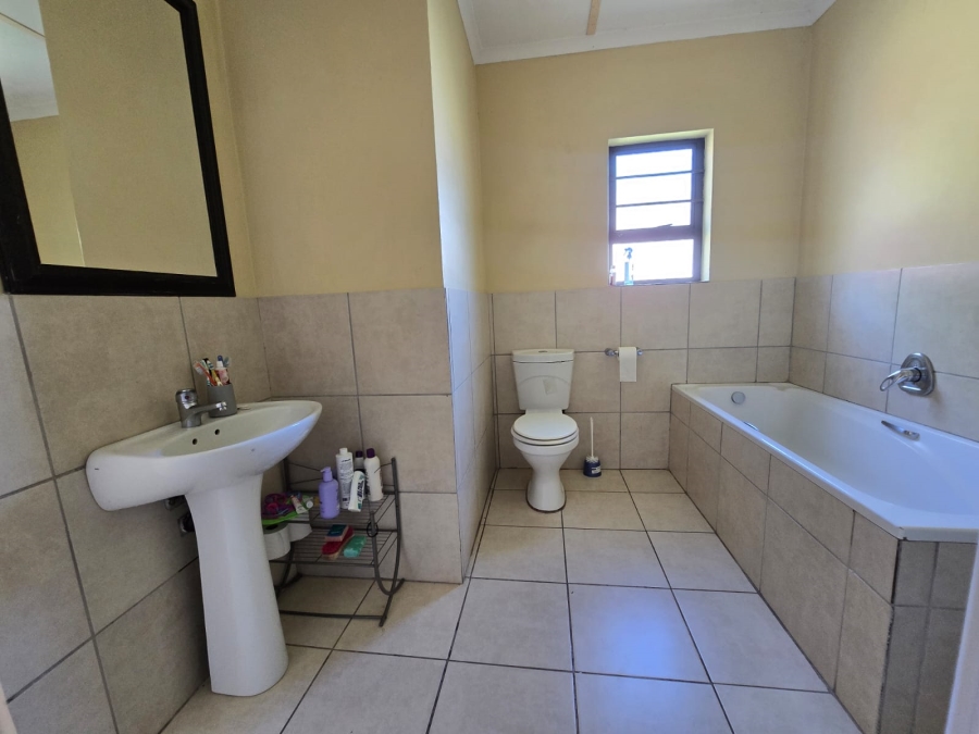 2 Bedroom Property for Sale in Nahoon Valley Park Eastern Cape